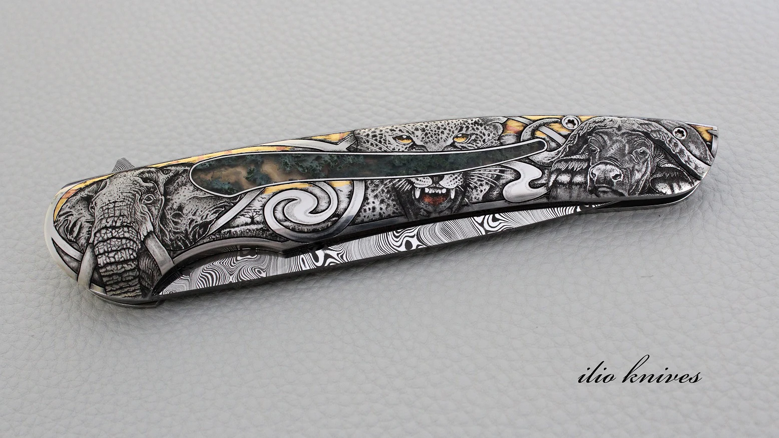 Reverse side of Big Five knife showing elephant, leopard and buffalo engraving